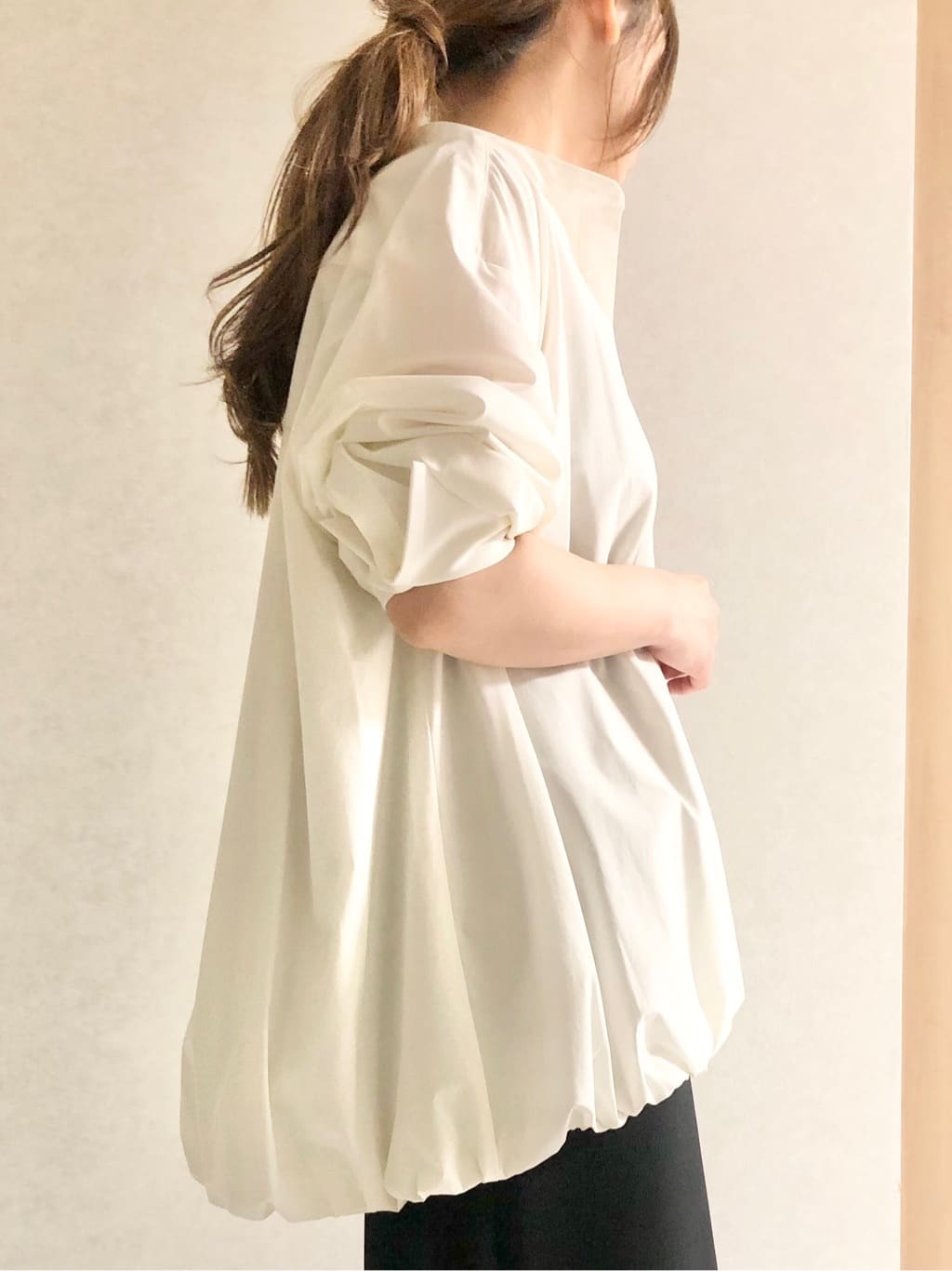sayuさんの「UNTITLED｜◆【朝比奈 彩&times;Oggi&times;UNTITLED スペシャルコラボ】バルーンヘムブラウス」を使ったコーディネート