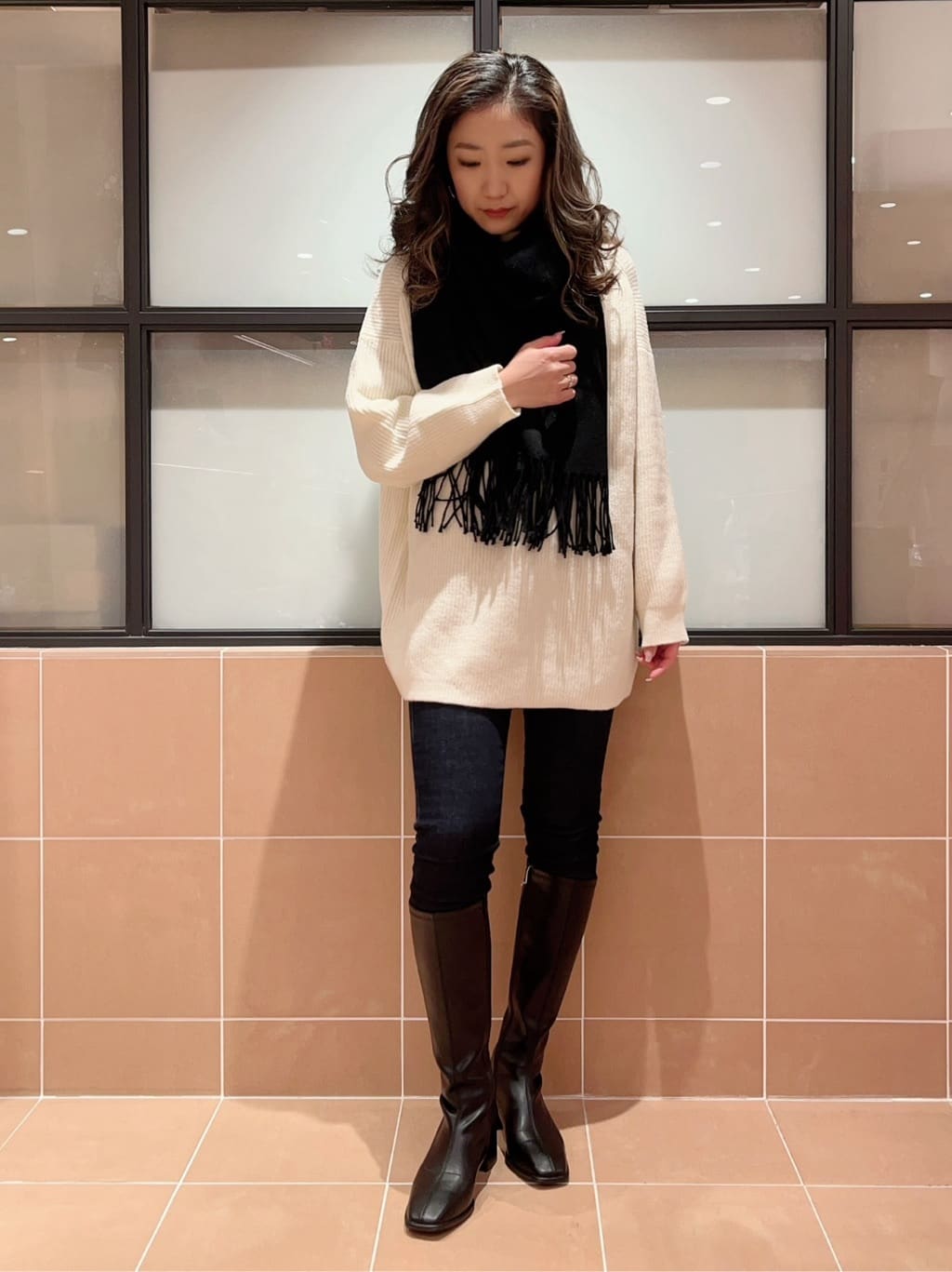 kaoriさんの「ESPERANZA｜洗えるシンプルカラーストール 累計販売約5000枚【防寒／マフラー／無地／ギフト】」を使ったコーディネート