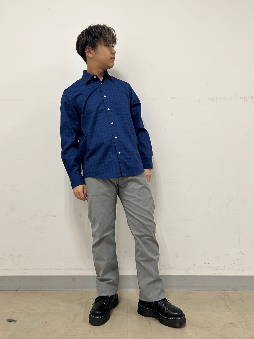 Hiroさんの「TAKEO KIKUCHI｜【Made in JAPAN】播州織 ストレッチ パンツ」を使ったコーディネート