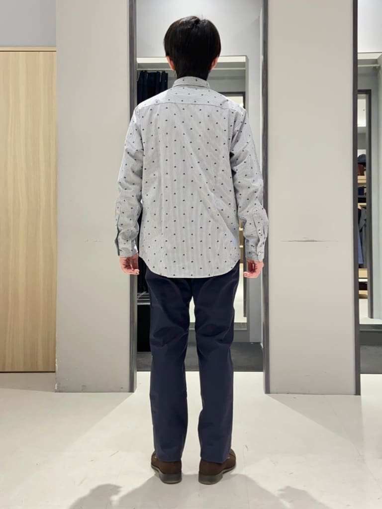 わいずみさんの「TAKEO KIKUCHI｜ハットモチーフ ジャカード ストライプ シャツ」を使ったコーディネート