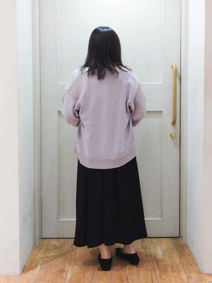 みーさんの「SHOO･LA･RUE｜◆【洗える/S-LL】ドライタッチが心地よい 畦編みVネックカーディガン」を使ったコーディネート