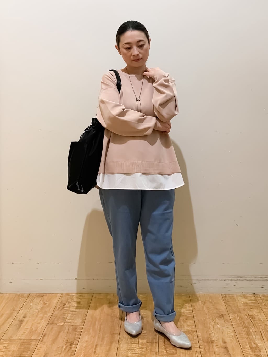 MEGさんの「SHOO･LA･RUE｜◆【S-LL/撥水/花粉対策】フーディーテントブルゾン」を使ったコーディネート