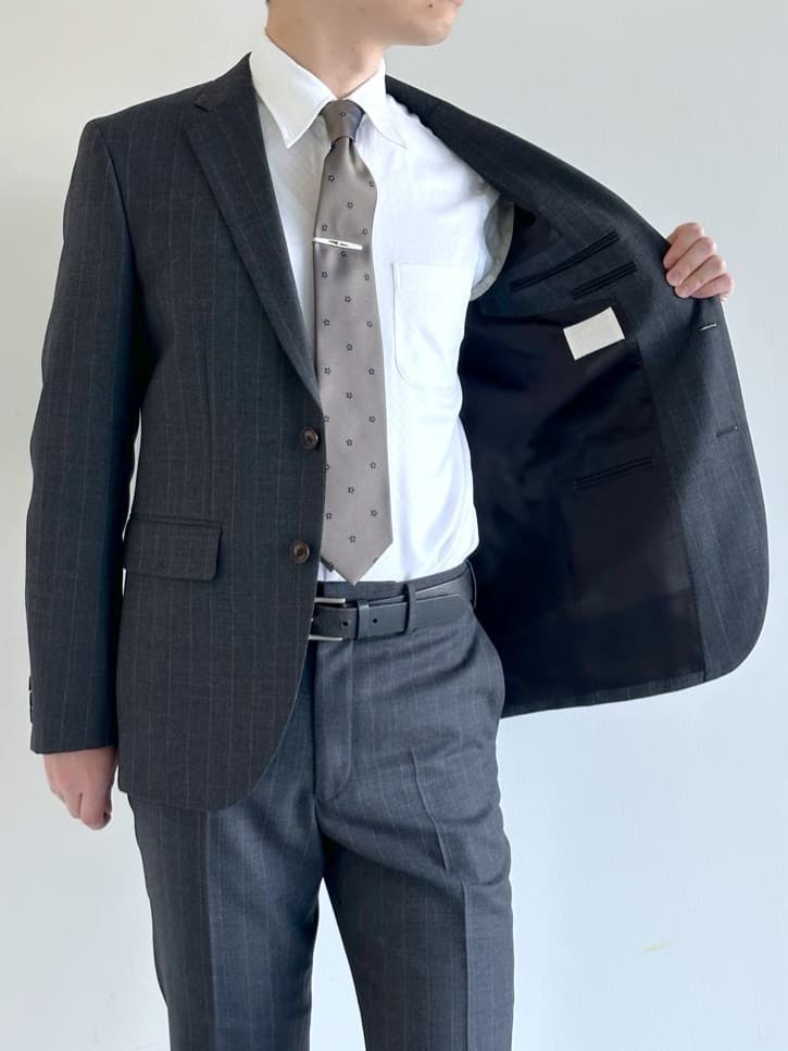 イッシーさんの「TAKEO KIKUCHI｜【THE FLAGSHIP】矢絣 ストライプ スーツ」を使ったコーディネート