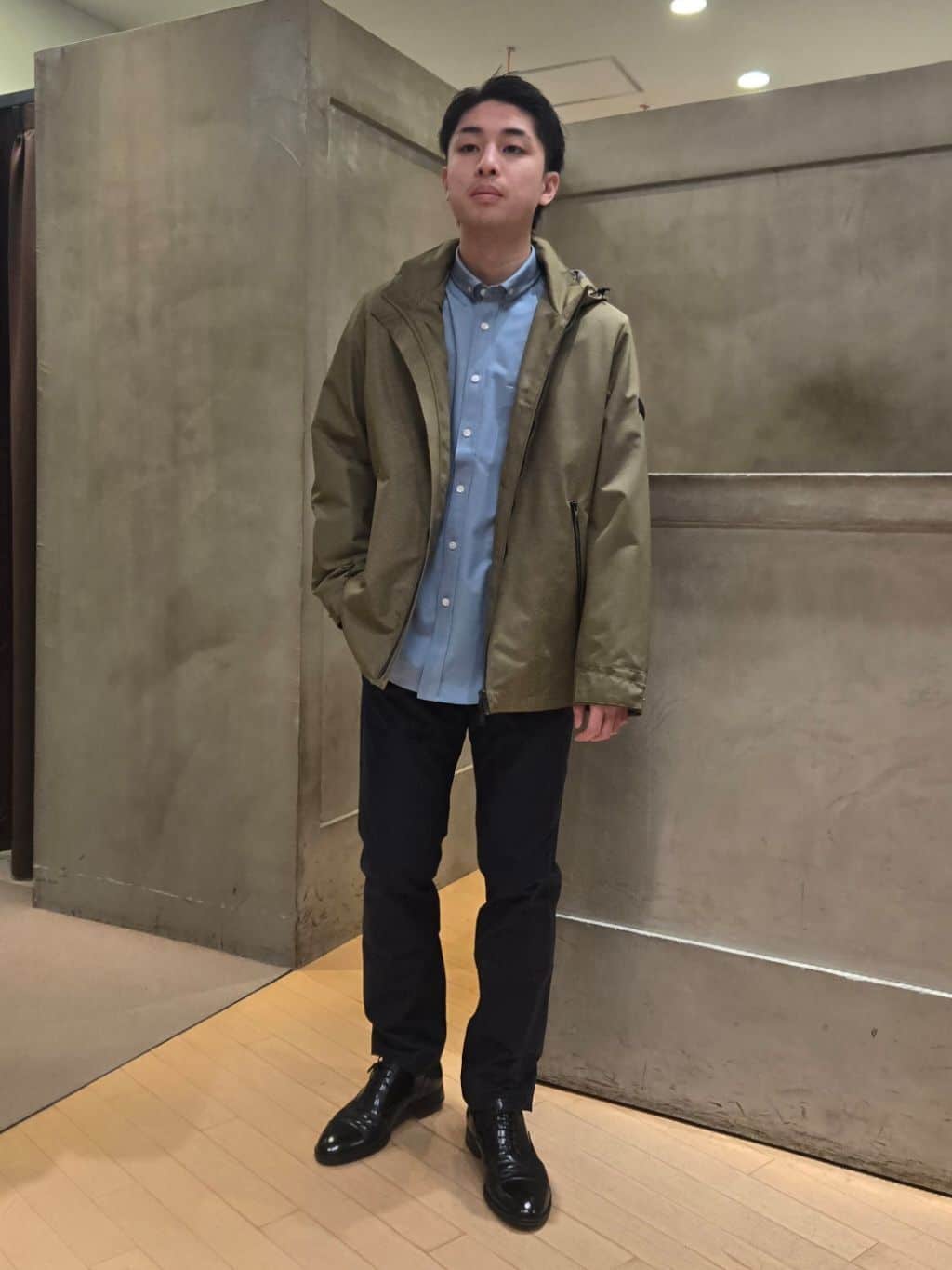 白木駆さんの「TAKEO KIKUCHI｜【全7サイズ&times;8色展開！】トップマルチヘリンボン パンツ」を使ったコーディネート