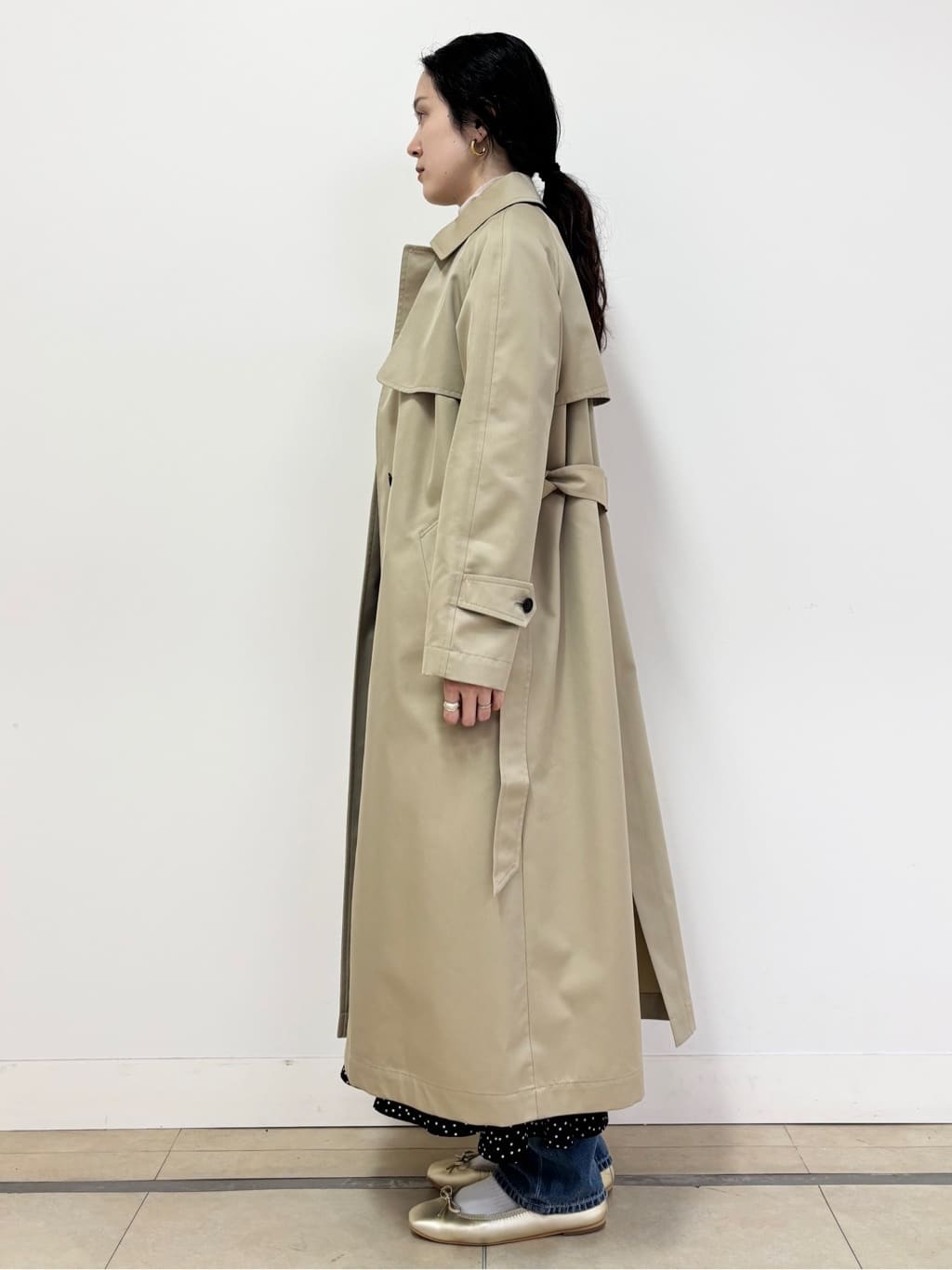 YOKOTAさんの「DRESSTERIOR｜【ウォッシャブル/美シルエット】ライトトレンチコート」を使ったコーディネート