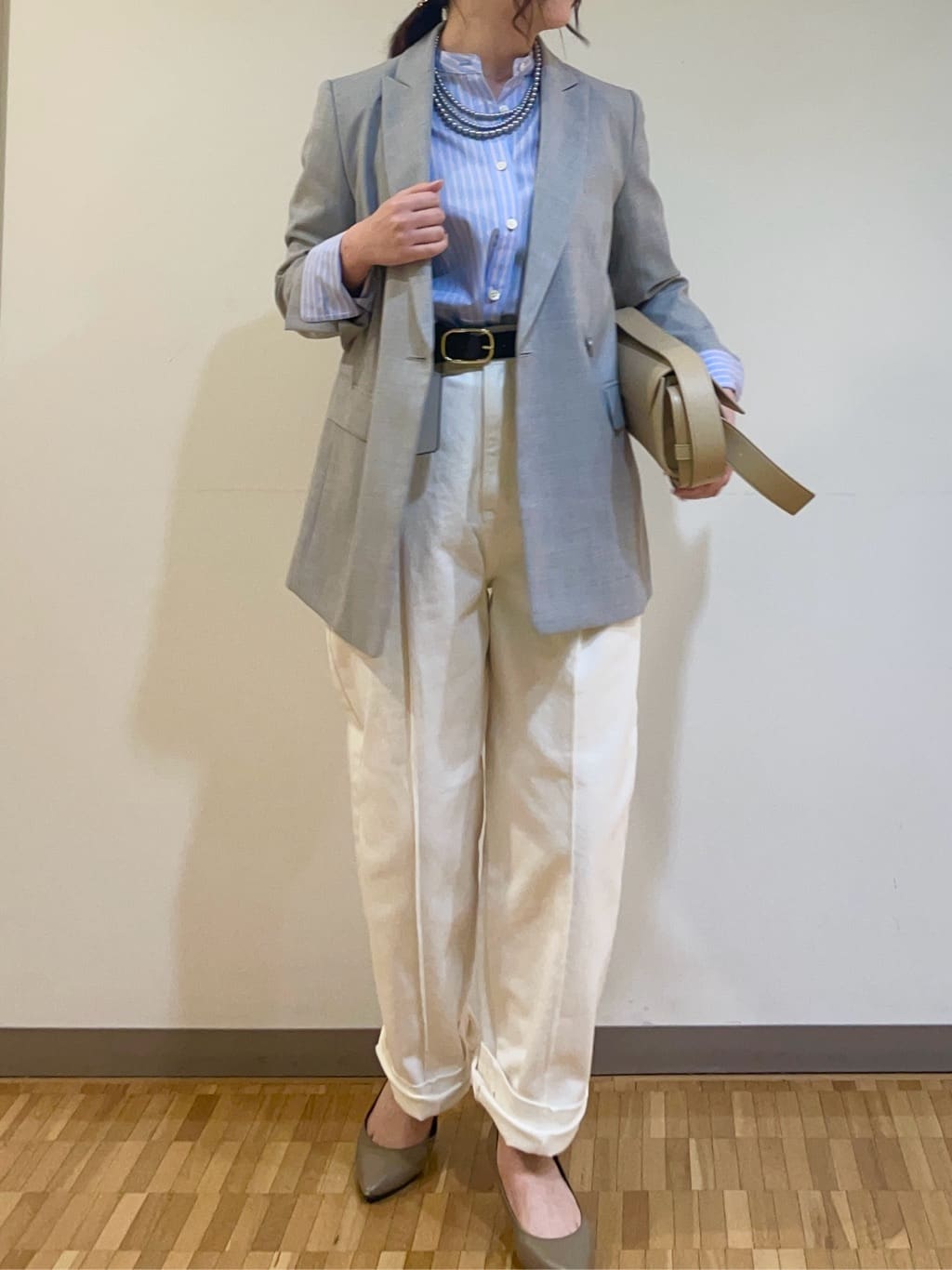 フナキさんの「UNTITLED｜◆【アンサンブル可能】配色Vネックカーディガン」を使ったコーディネート