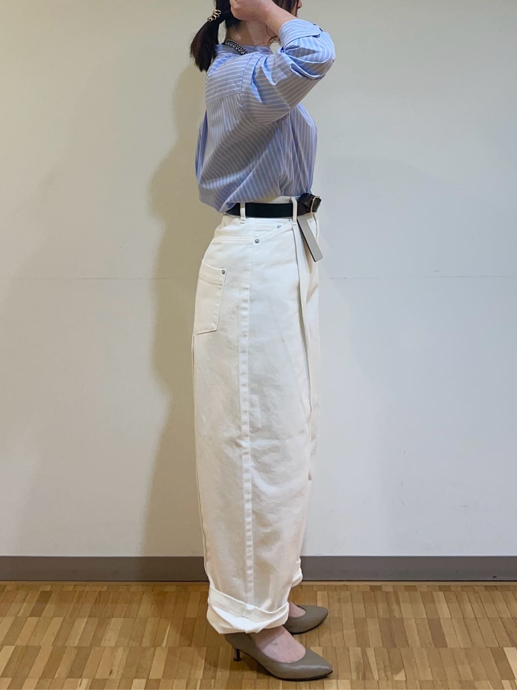 フナキさんの「UNTITLED｜◆【アンサンブル可能】配色Vネックカーディガン」を使ったコーディネート
