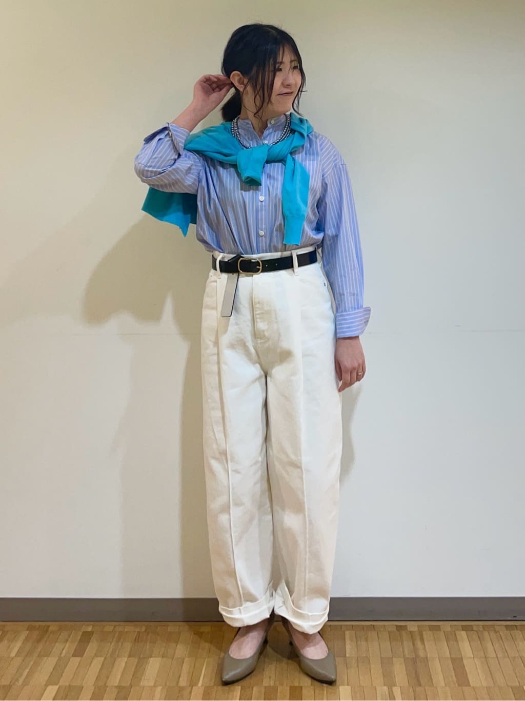フナキさんの「UNTITLED｜◆【アンサンブル可能】配色Vネックカーディガン」を使ったコーディネート