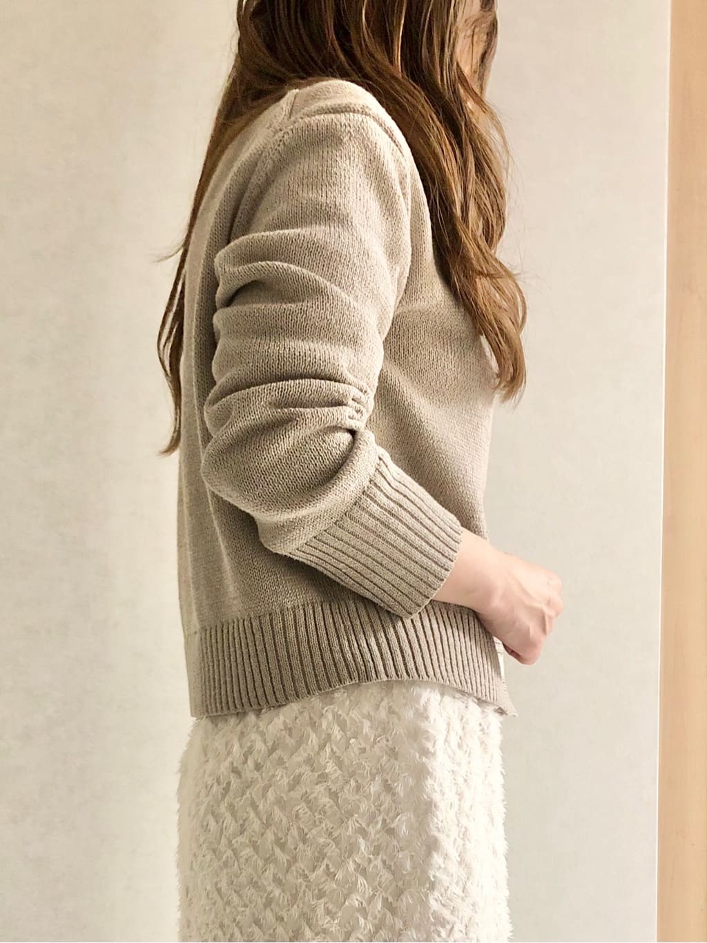 sayuさんの「UNTITLED｜◆【洗える/後ろウエストゴム】カットジャカード ナロースカート」を使ったコーディネート