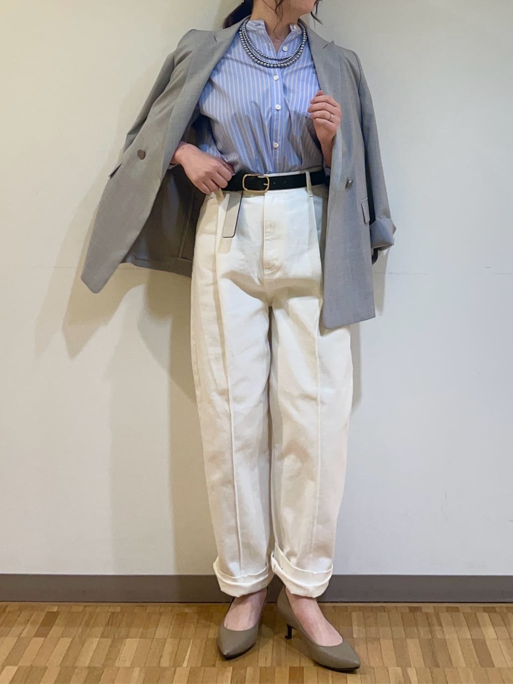 フナキさんの「UNTITLED｜◆【アンサンブル可能】配色Vネックカーディガン」を使ったコーディネート