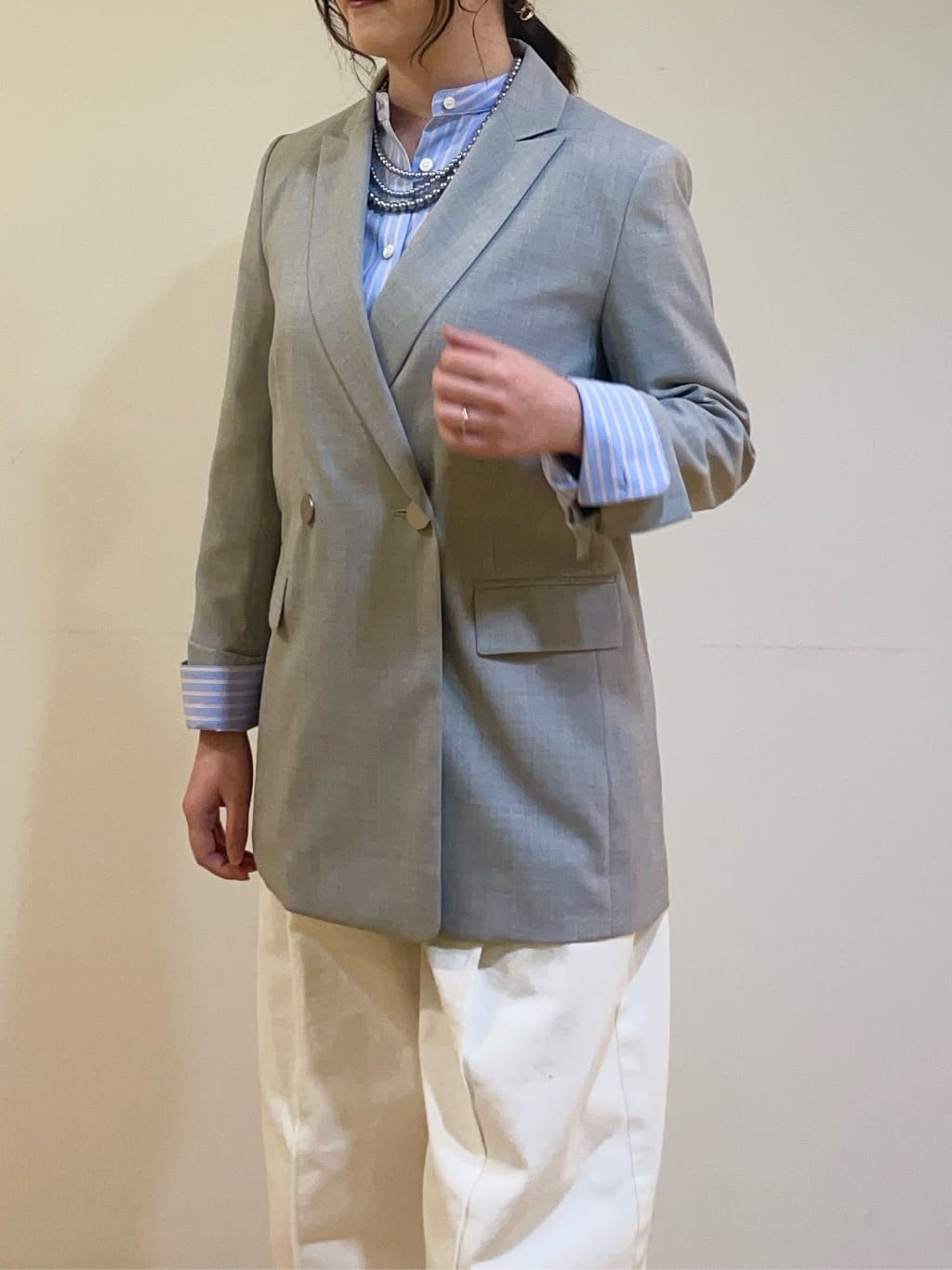 フナキさんの「UNTITLED｜◆【アンサンブル可能】配色Vネックカーディガン」を使ったコーディネート
