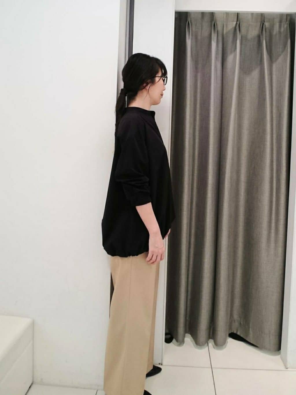 YABUさんの「UNTITLED｜◆【朝比奈 彩&times;Oggi&times;UNTITLED スペシャルコラボ】バルーンヘムブラウス」を使ったコーディネート