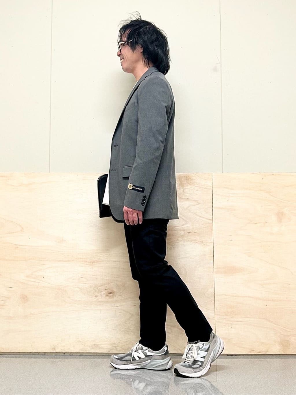 KENJI Iさんの「THE SHOP TK｜【オールシーズン穿ける！】7DAYSストレッチへリンボンパンツ　ON&hArr;OFF兼用」を使ったコーディネート
