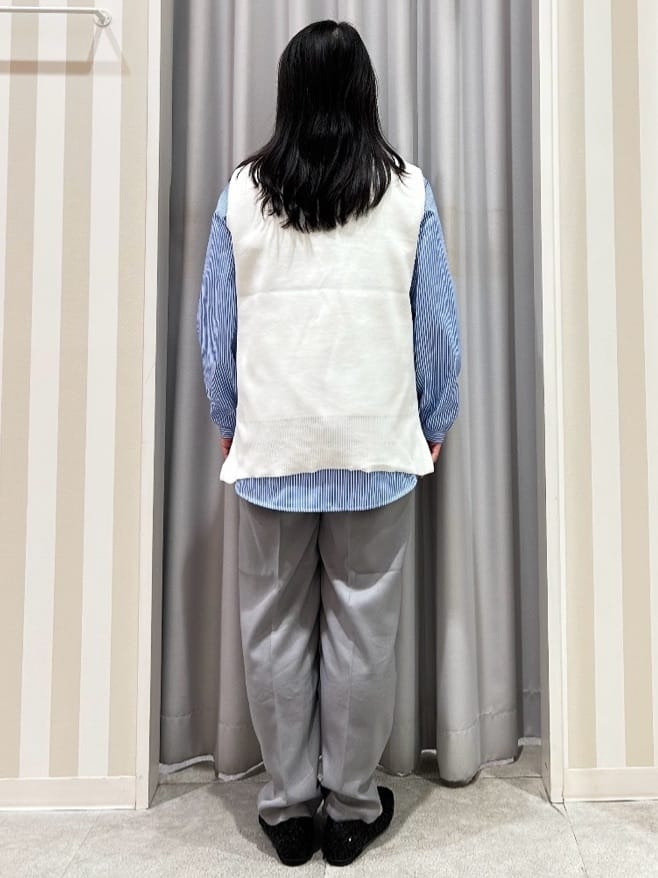 vanseさんの「SHOO･LA･RUE｜◆【S-LL/2点セット】着回し自在 ニットベスト＋フレアブラウス」を使ったコーディネート
