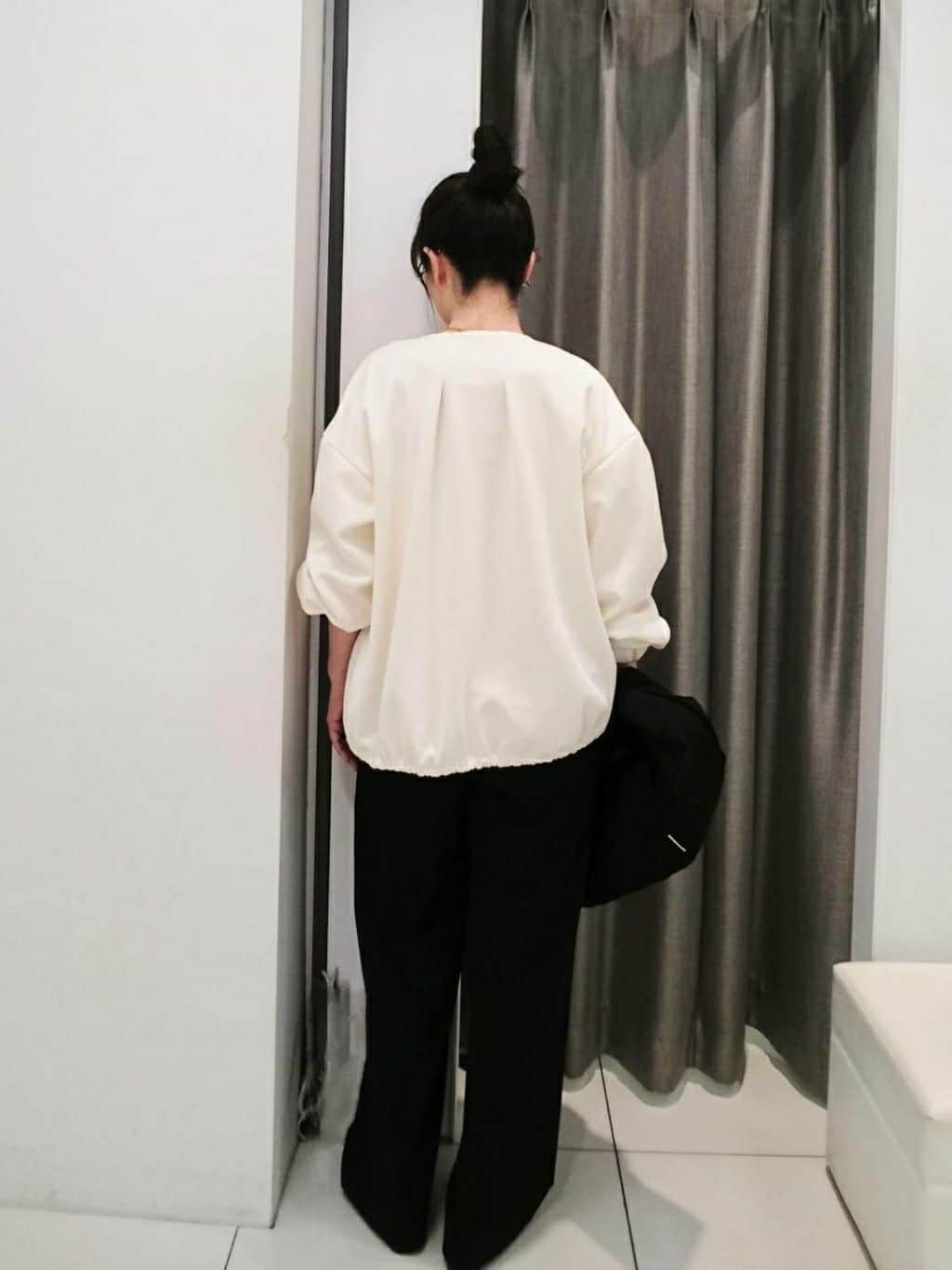 YABUさんの「UNTITLED｜◆【洗える/春の軽羽織り】ダンボール ノーカラーブルゾン」を使ったコーディネート