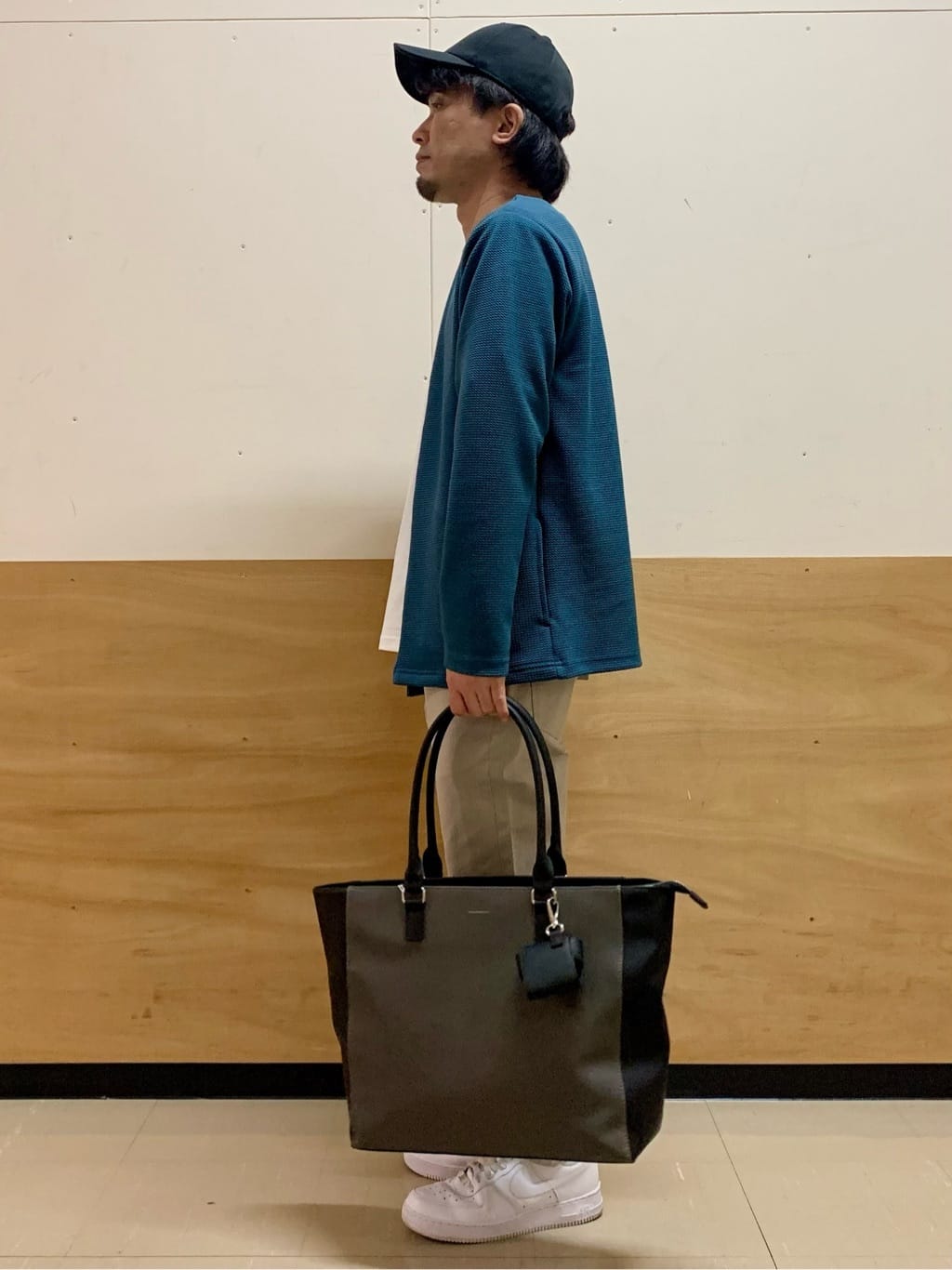 MATUさんの「THE SHOP TK｜【オールシーズン穿ける！】7DAYSストレッチへリンボンパンツ　ON&hArr;OFF兼用」を使ったコーディネート