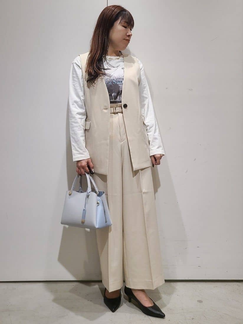 hmさんの「OPAQUE.CLIP｜◆フォトプリントロングTシャツ【洗濯機洗い可】」を使ったコーディネート
