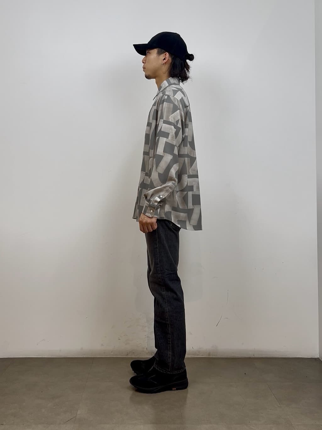 SHOOさんの「TAKEO KIKUCHI｜【モンスターストレッチ】日本製 ウォッシュド デニムパンツ」を使ったコーディネート