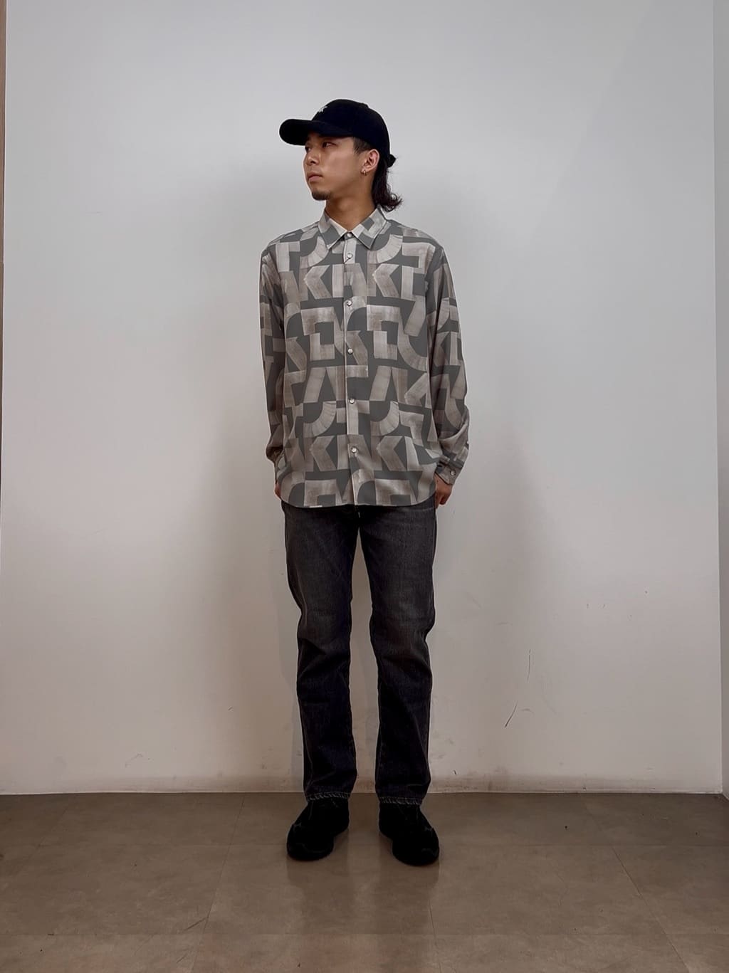 SHOOさんの「TAKEO KIKUCHI｜【モンスターストレッチ】日本製 ウォッシュド デニムパンツ」を使ったコーディネート