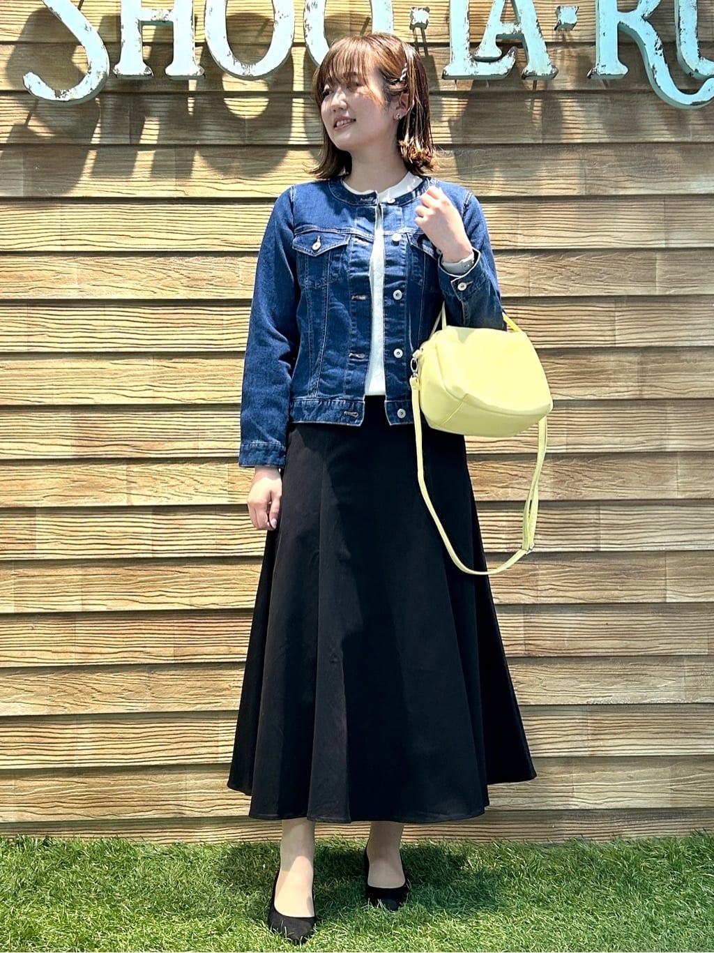 akariさんの「SHOO･LA･RUE｜◆【S-LL】大人のための ノーカラーデニムジャケット」を使ったコーディネート