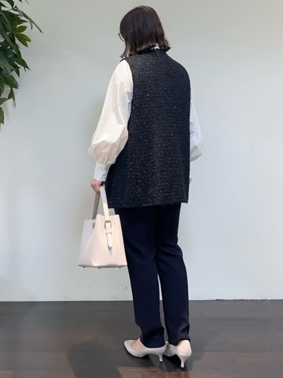 Asamiさんの「UNTITLED｜◆【通勤スーツ】タックテーパードパンツ」を使ったコーディネート