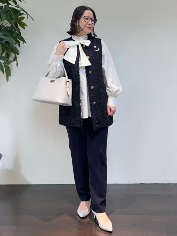 Asamiさんの「UNTITLED｜◆【通勤スーツ】タックテーパードパンツ」を使ったコーディネート