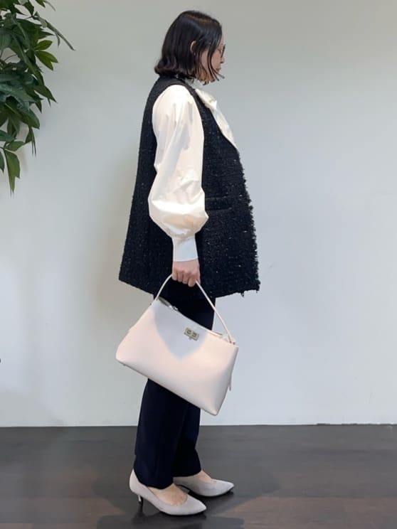 Asamiさんの「UNTITLED｜◆【通勤スーツ】タックテーパードパンツ」を使ったコーディネート