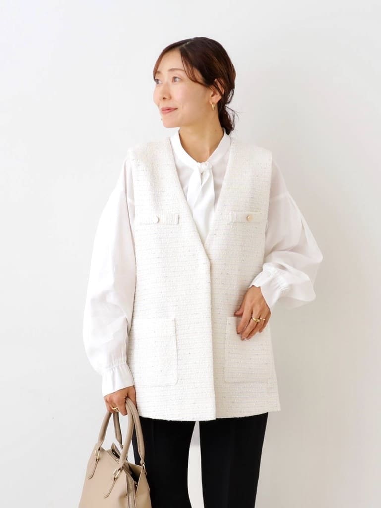 YUさんの「INDIVI｜◆【2点セット／UVケア】ツイードジレ＆ボウタイブラウス カセット服」を使ったコーディネート