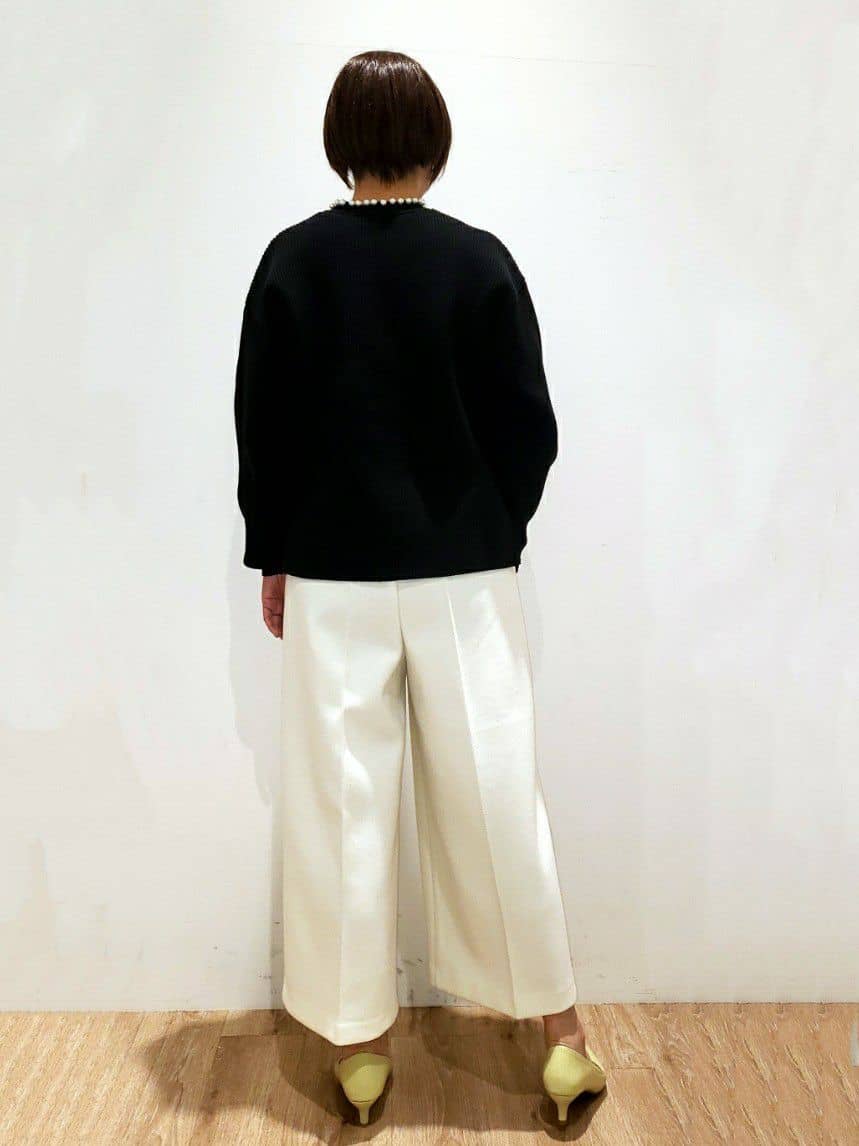 SHIMAKOさんの「OPAQUE.CLIP｜◆パール調ボタン付ニット【洗濯機洗い可／抗ピル】」を使ったコーディネート