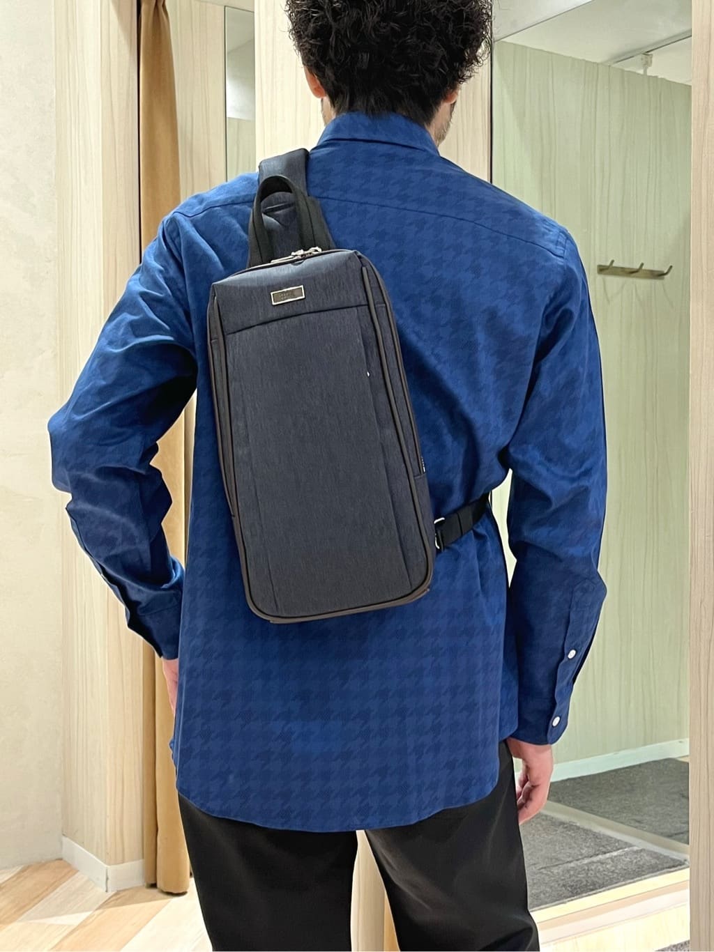 URAさんの「TAKEO KIKUCHI｜【Made in JAPAN】播州織 ストレッチ パンツ」を使ったコーディネート
