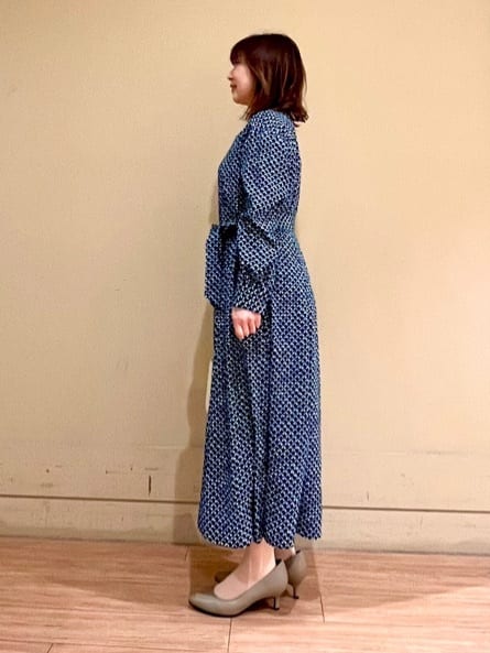 Juneさんの「UNTITLED｜◆【きれいめ／オフィス】スクエアジオメトリック柄ワンピース」を使ったコーディネート
