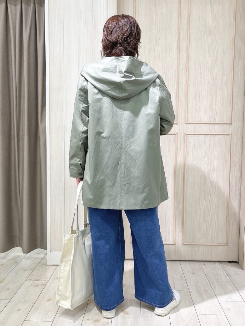 kaneさんの「SHOO･LA･RUE｜◆【S-LL/撥水/花粉対策】フーディーテントブルゾン」を使ったコーディネート