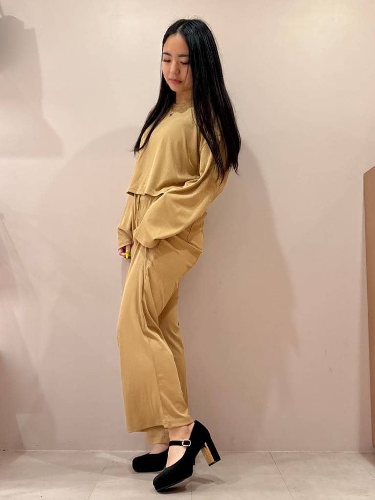 のはらっちょさんの「ESPERANZA｜甲ストラップパンプス」を使ったコーディネート