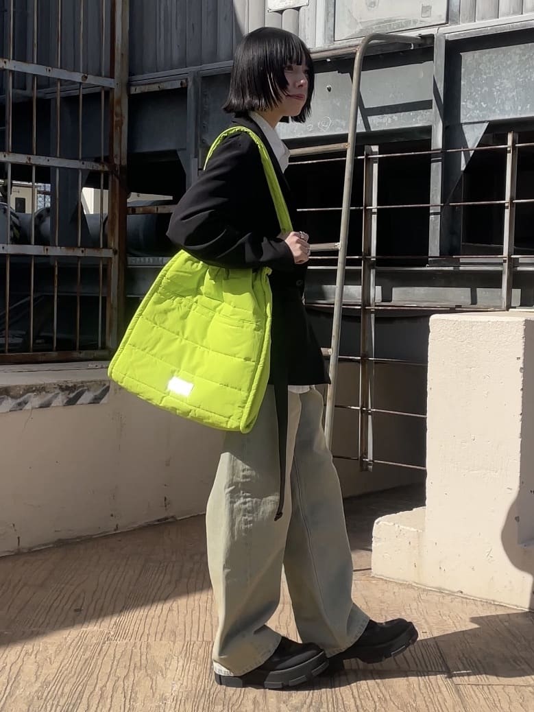 川本葵さんの「tk.TAKEO KIKUCHI｜◆バレルデニムパンツ」を使ったコーディネート