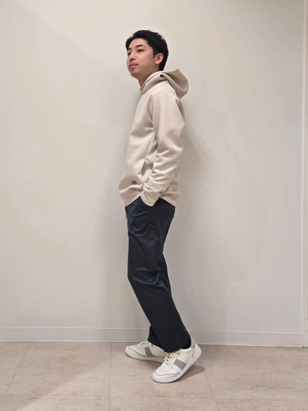 白木駆さんの「TAKEO KIKUCHI｜【抗菌防臭/シーズンレス】シアサッカー ジャージシャツ」を使ったコーディネート