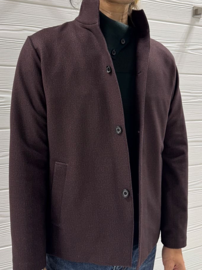 井出恭輔さんの「TAKEO KIKUCHI｜【DOWN FABRIC】ダウンファブリック スタンドカラーブルゾン」を使ったコーディネート