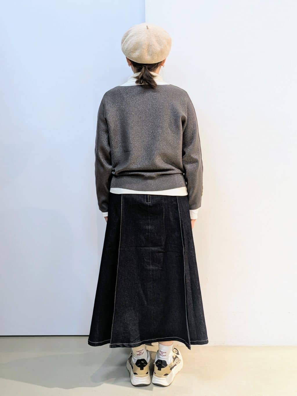 kotoさんの「THE SHOP TK｜シーズンレスで使える デニムタックスカート/洗える」を使ったコーディネート