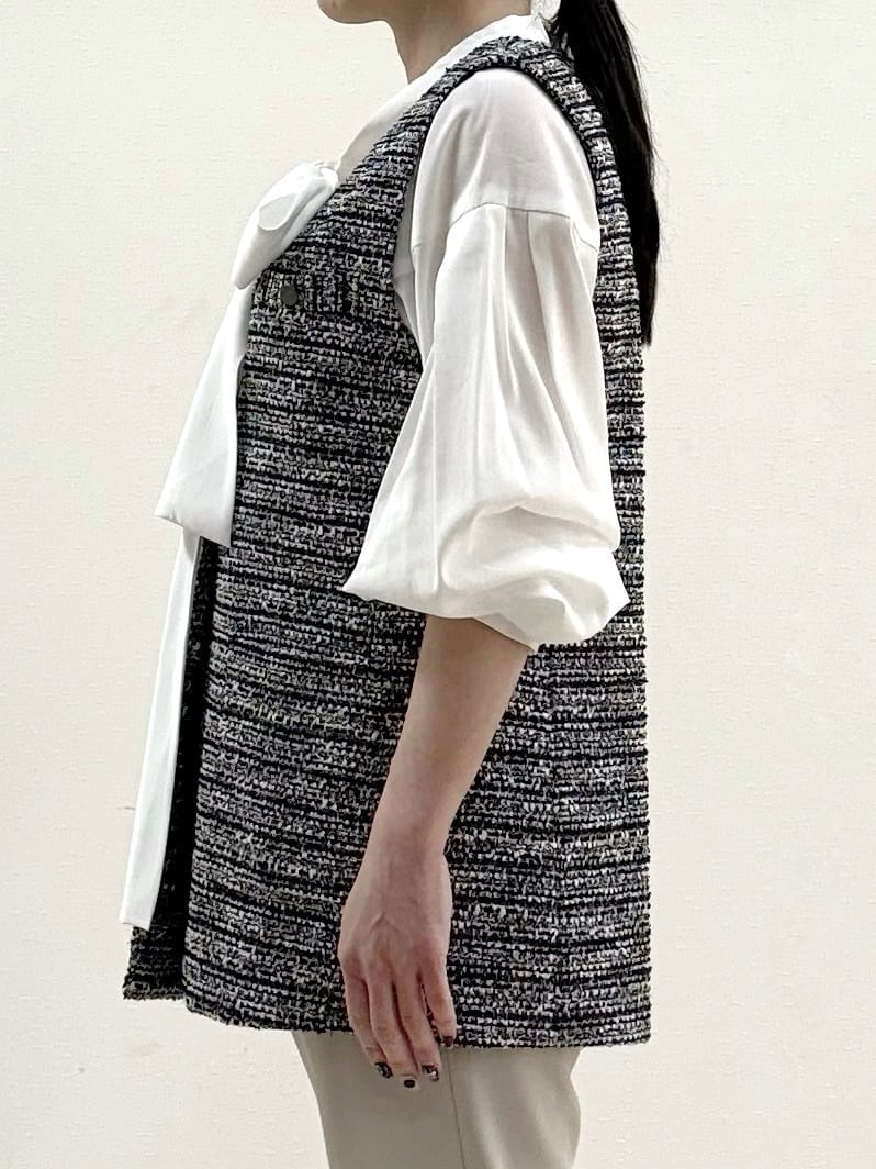 Wakaさんの「INDIVI｜◆【2点セット／UVケア】ツイードジレ＆ボウタイブラウス カセット服」を使ったコーディネート