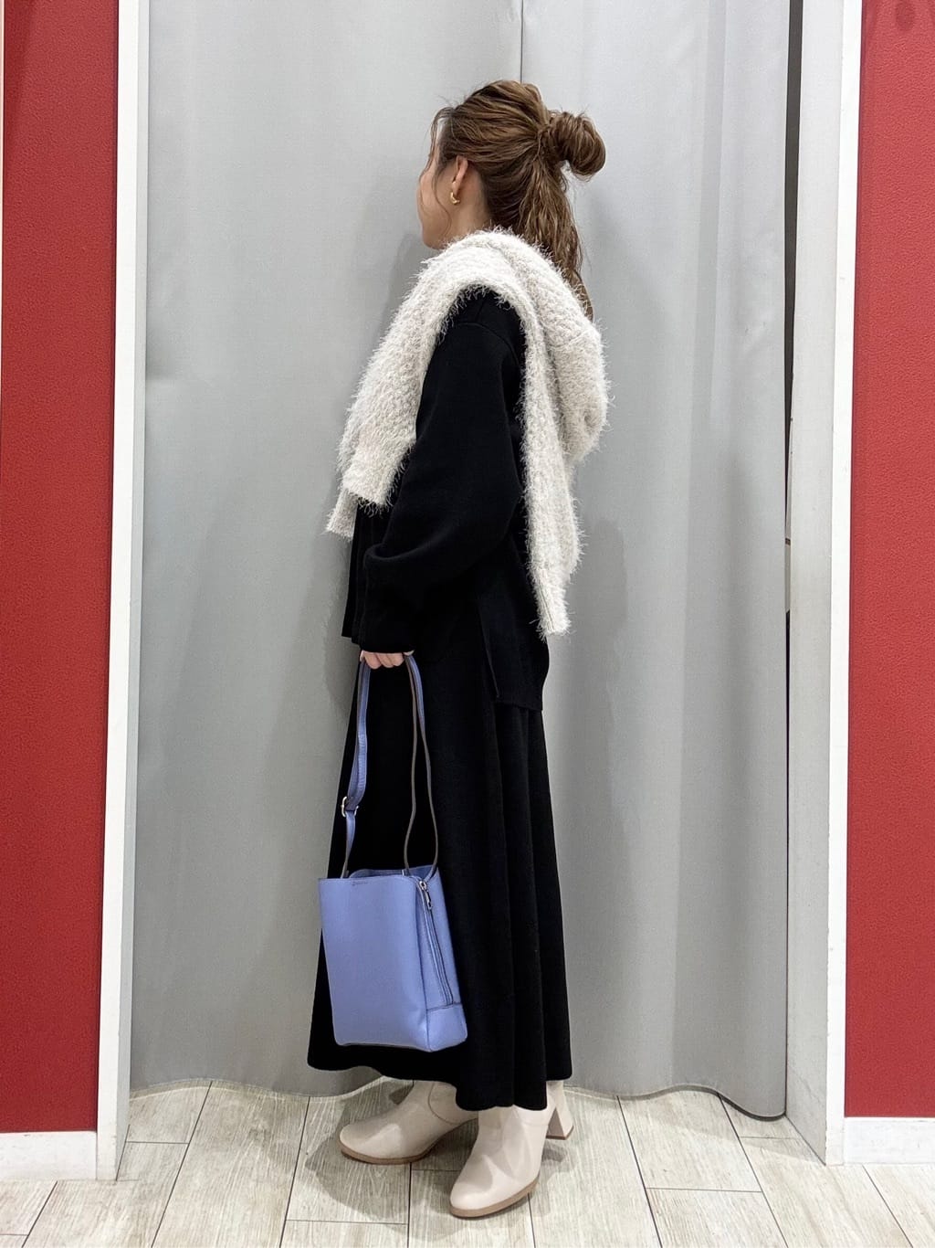 shioさんの「SHOO･LA･RUE｜【軽量/大人カジュアル】 ふわっと軽い三層ショルダーバッグ」を使ったコーディネート
