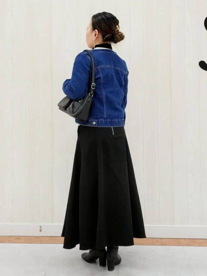 nanahachiさんの「SHOO･LA･RUE｜◆女性らしさを惹き立てる ZIP使いフレアスカート」を使ったコーディネート