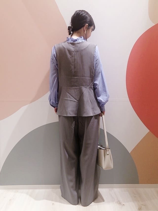 長女さんの「SHOO･LA･RUE｜◆ストレッチアーモンドトゥパンプス」を使ったコーディネート