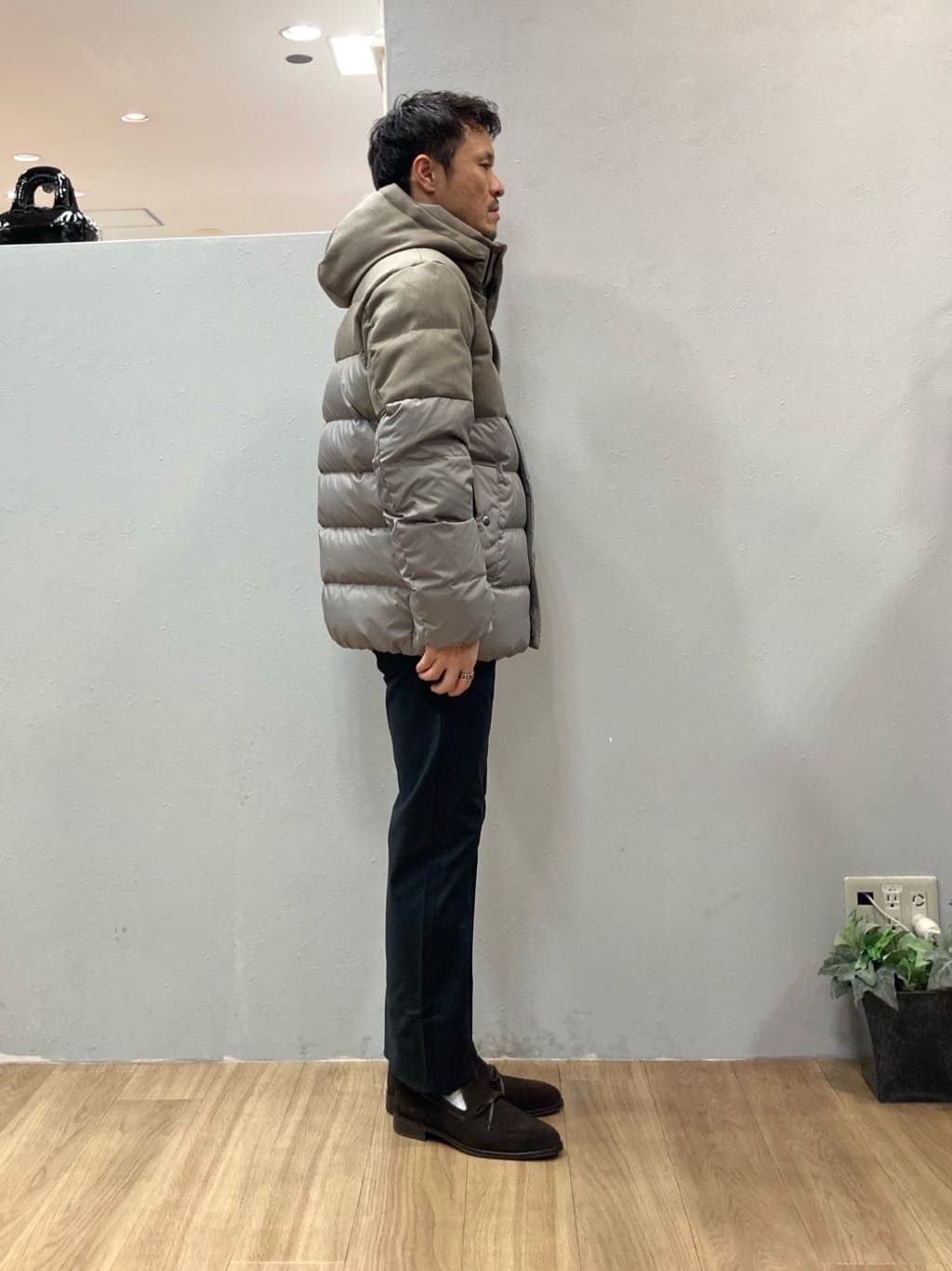 シュンさんの「TAKEO KIKUCHI｜【Made in JAPAN】播州織 ストレッチ パンツ」を使ったコーディネート