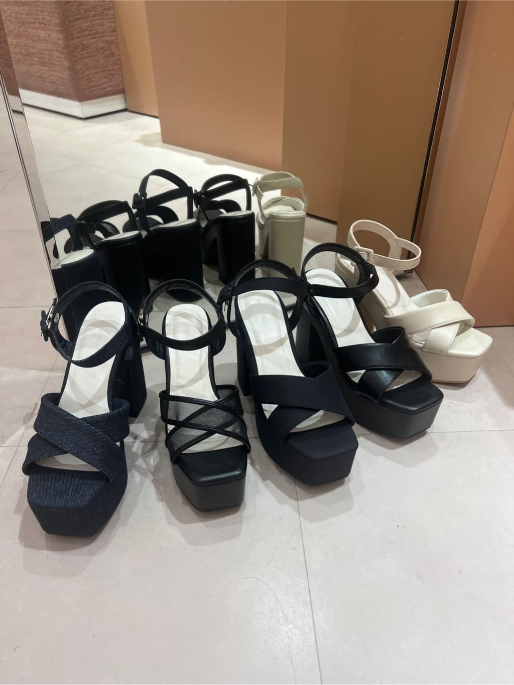 TAKAさんの「ESPERANZA｜ラク盛り厚底サンダルⅢ」を使ったコーディネート