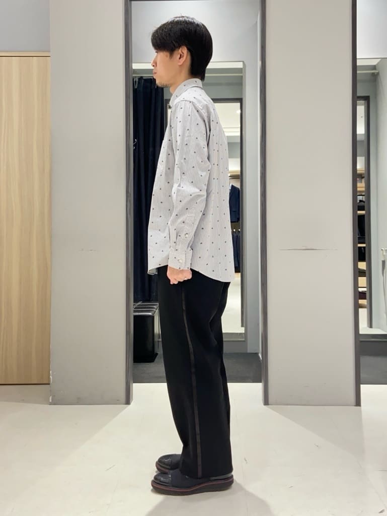 わいずみさんの「TAKEO KIKUCHI｜ハットモチーフ ジャカード ストライプ シャツ」を使ったコーディネート