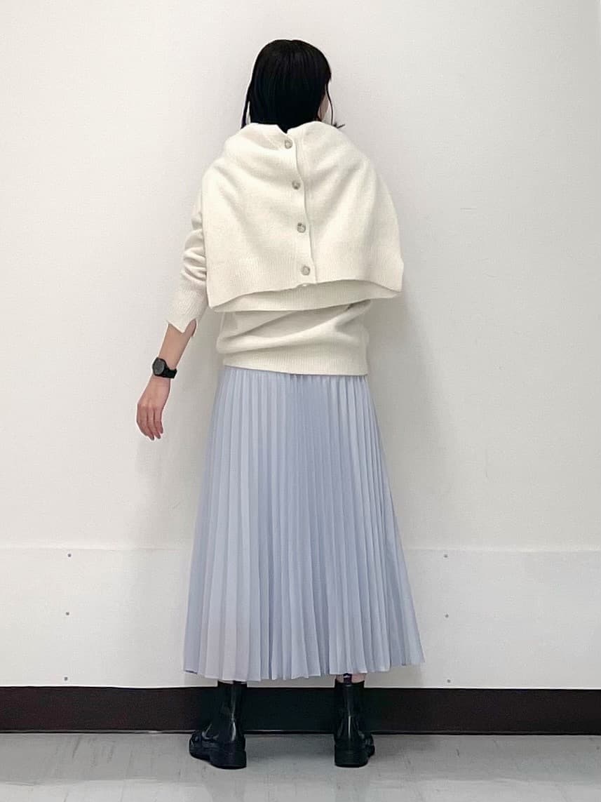 ikueさんの「INDIVI｜◆【洗える／ウエストゴム】アコーディオン調プリーツスカート」を使ったコーディネート