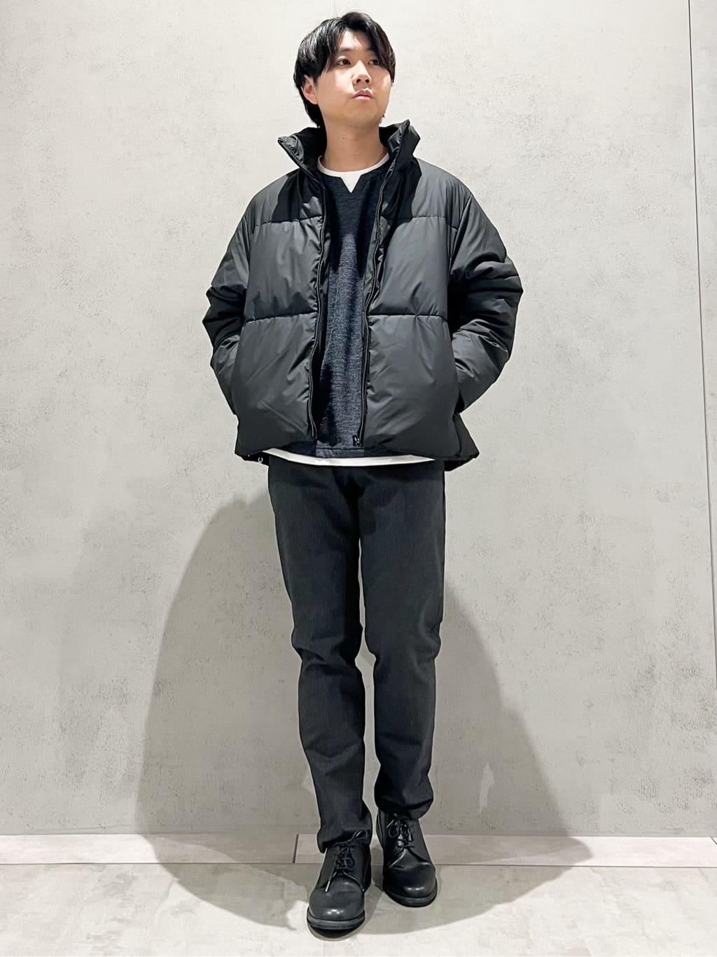 SHI-MAさんの「THE SHOP TK｜【オールシーズン穿ける！】7DAYSストレッチへリンボンパンツ　ON&hArr;OFF兼用」を使ったコーディネート