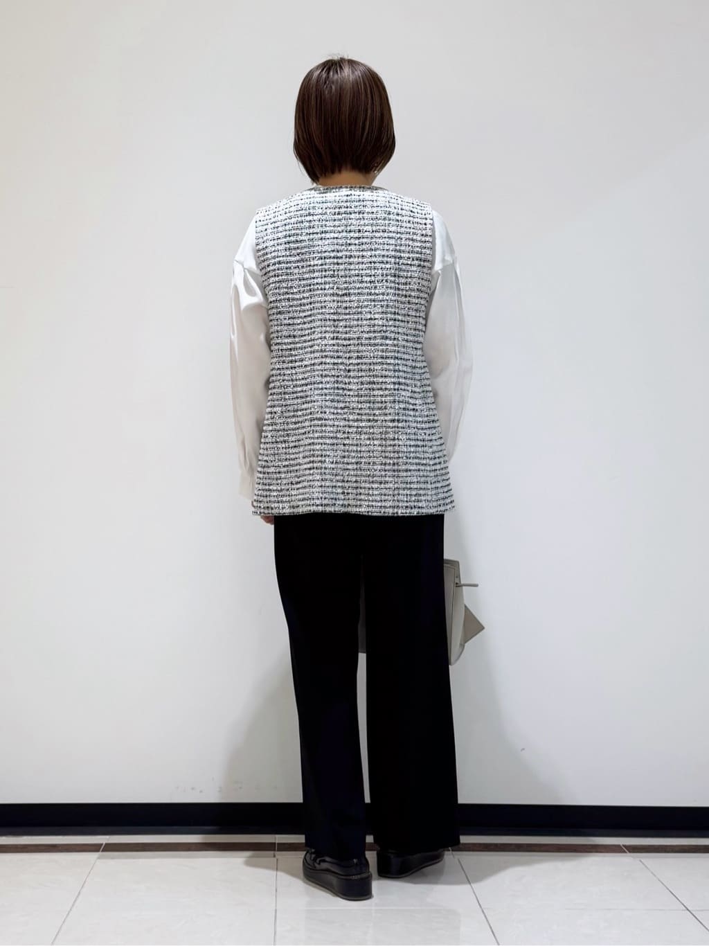 mikaさんの「INDIVI｜【洗える／UVケア／スーツ】ストレッチワイドパンツ」を使ったコーディネート