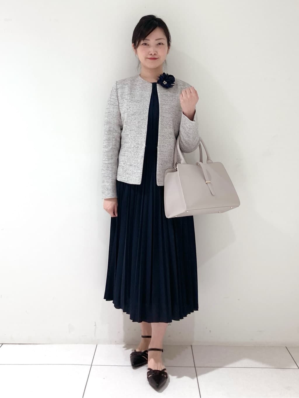 momokoさんの「INDIVI｜フラワーコサージュ」を使ったコーディネート
