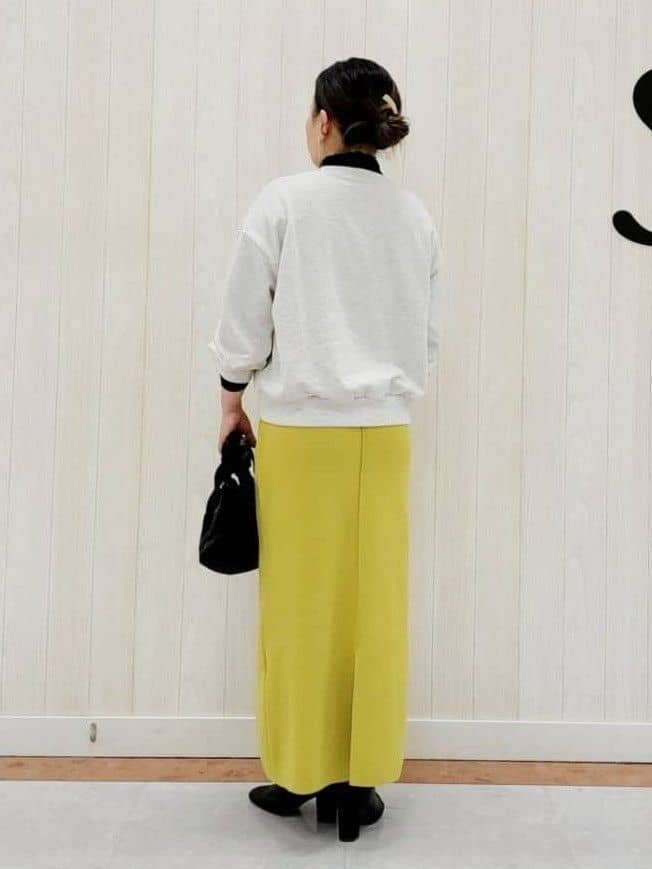 nanahachiさんの「SHOO･LA･RUE｜◆【洗える/セットアップ可】前後2WAYスポンディッシュ ナロースカート」を使ったコーディネート