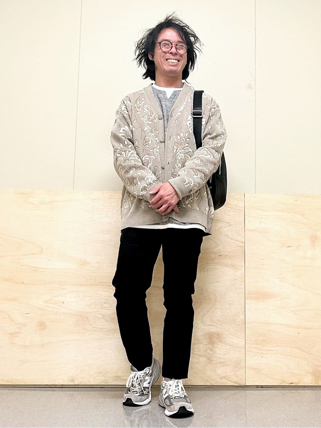 KENJI Iさんの「THE SHOP TK｜【オールシーズン穿ける！】7DAYSストレッチへリンボンパンツ　ON&hArr;OFF兼用」を使ったコーディネート
